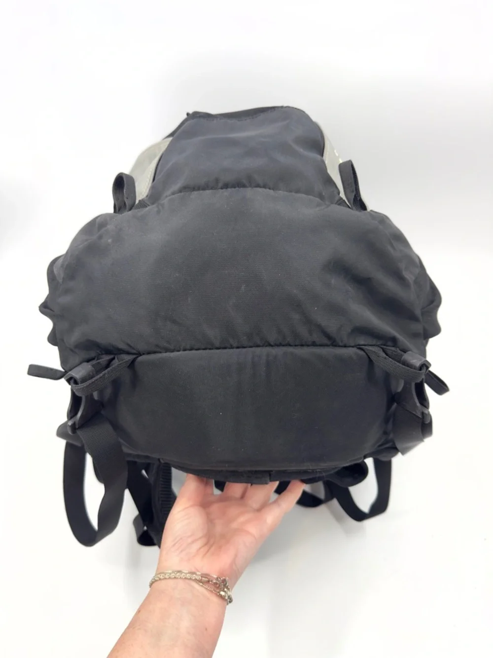 Mountain Hardwear Supernatural 40 Backpack Size M Fitlock Hiking Camping Outdoor